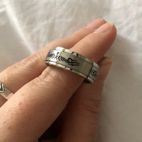 Stainless Steal Fidget Spinner Ring - Picture 2 of 2